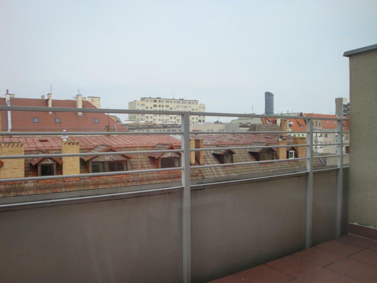 Livingroom_Wroc_Mosiezna Вроцлав Экстерьер фото